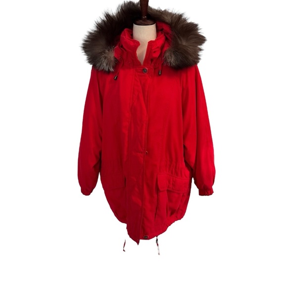 London Fog Jackets & Blazers - London Fog Red Fur-Trimmed Women's puffer  Parka coat size Large Petite